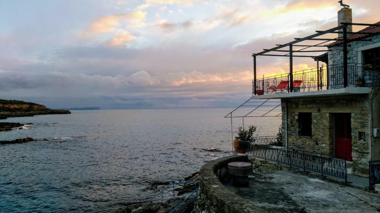 Villa Wheelhouse Trachila Mani Trakhila Exterior foto